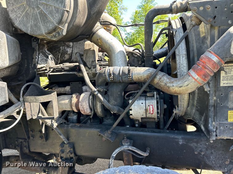 image for item EK4679 1999 Volvo Autocar truck cab and chassis