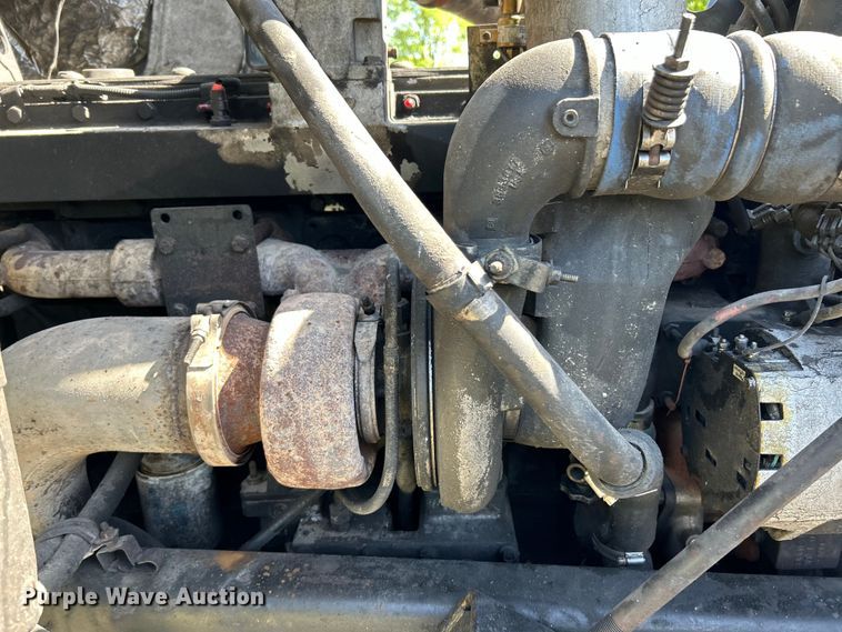 image for item EK4679 1999 Volvo Autocar truck cab and chassis