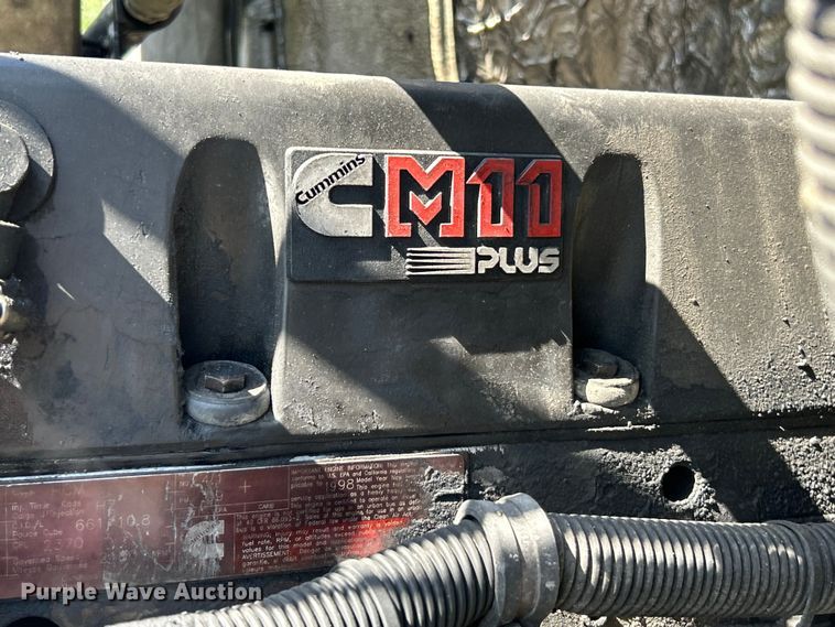 image for item EK4679 1999 Volvo Autocar truck cab and chassis