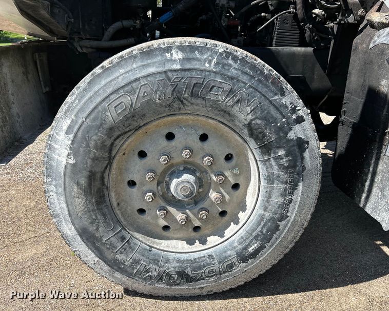 image for item EK4679 1999 Volvo Autocar truck cab and chassis