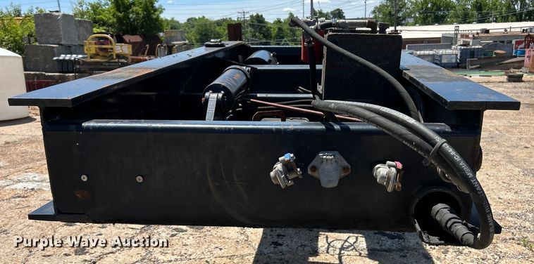 image for item EK4705 2007 Kalyn Siebert KSHRG-3-55T lowboy equipment trailer