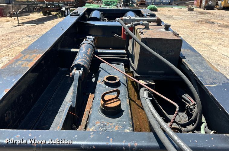 image for item EK4705 2007 Kalyn Siebert KSHRG-3-55T lowboy equipment trailer