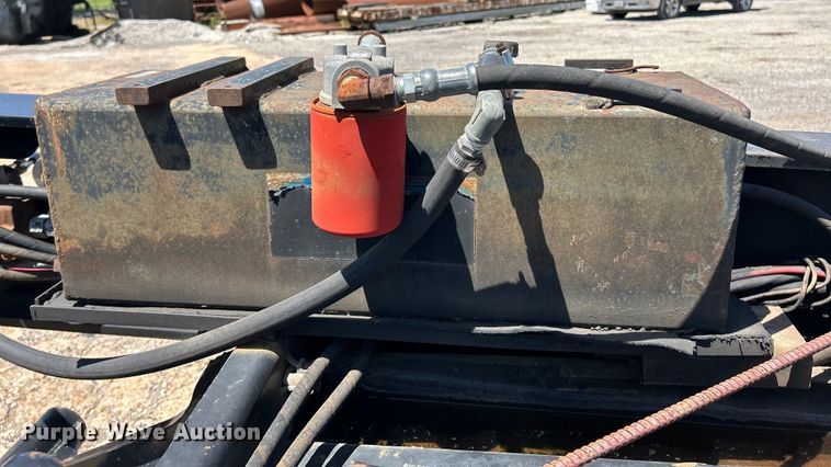 image for item EK4705 2007 Kalyn Siebert KSHRG-3-55T lowboy equipment trailer