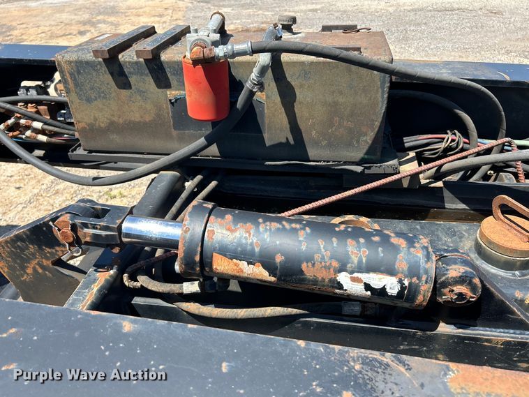 image for item EK4705 2007 Kalyn Siebert KSHRG-3-55T lowboy equipment trailer