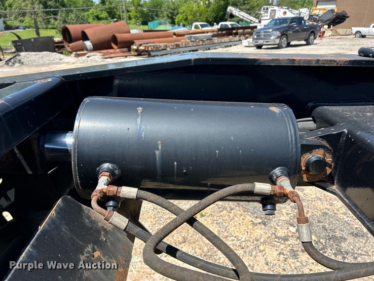 image for item EK4705 2007 Kalyn Siebert KSHRG-3-55T lowboy equipment trailer