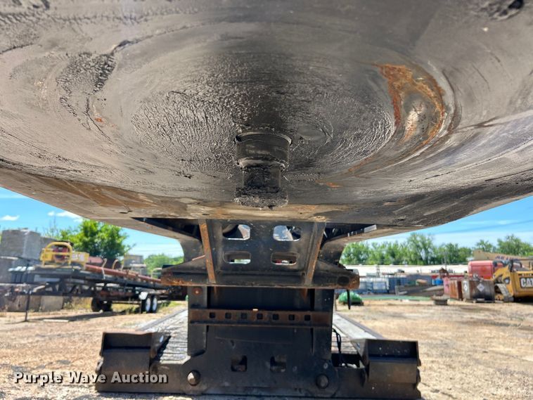 image for item EK4705 2007 Kalyn Siebert KSHRG-3-55T lowboy equipment trailer