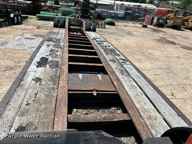 image for item EK4705 2007 Kalyn Siebert KSHRG-3-55T lowboy equipment trailer