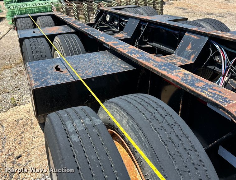 image for item EK4705 2007 Kalyn Siebert KSHRG-3-55T lowboy equipment trailer