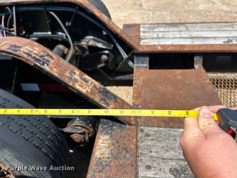 image for item EK4705 2007 Kalyn Siebert KSHRG-3-55T lowboy equipment trailer