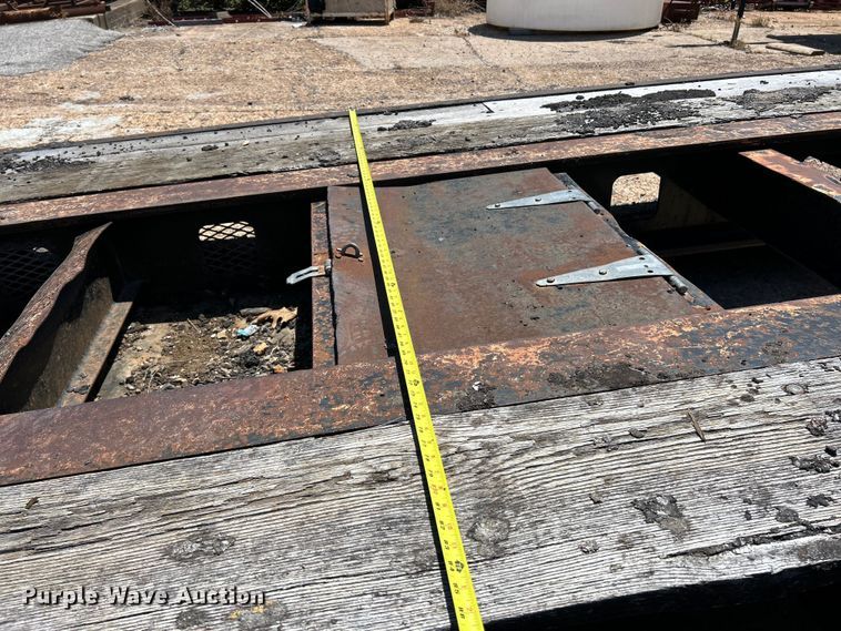 image for item EK4705 2007 Kalyn Siebert KSHRG-3-55T lowboy equipment trailer