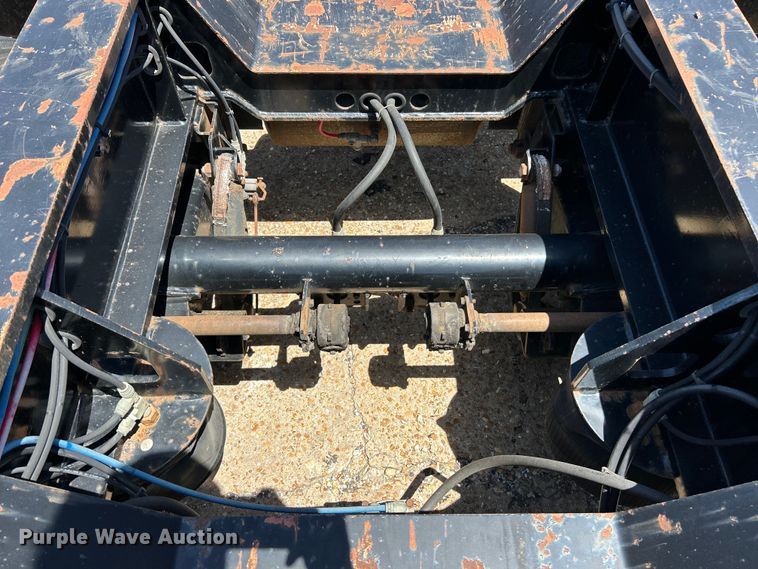 image for item EK4705 2007 Kalyn Siebert KSHRG-3-55T lowboy equipment trailer