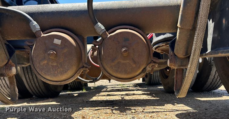 image for item EK4705 2007 Kalyn Siebert KSHRG-3-55T lowboy equipment trailer