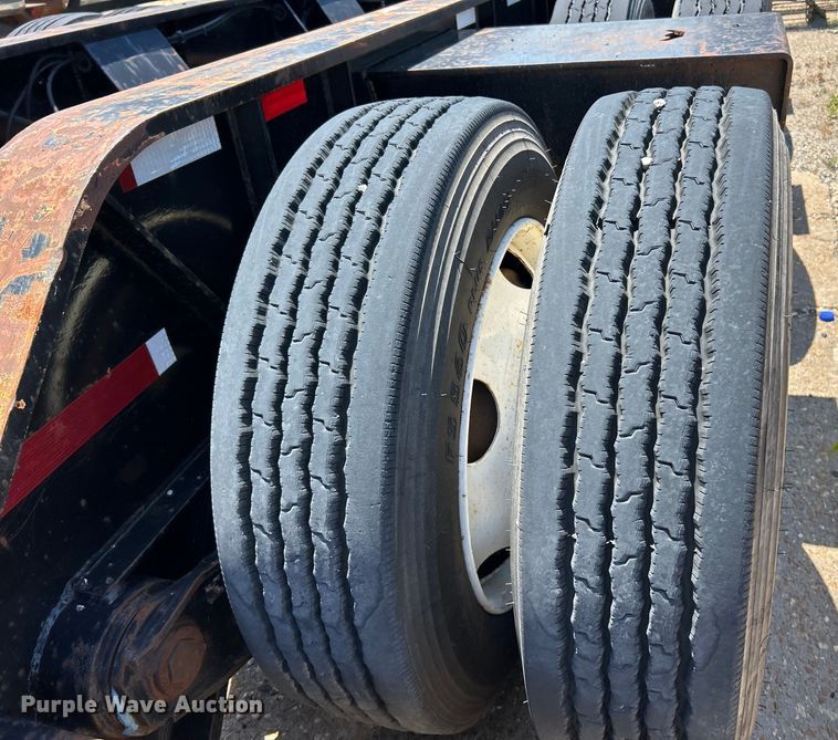 image for item EK4705 2007 Kalyn Siebert KSHRG-3-55T lowboy equipment trailer