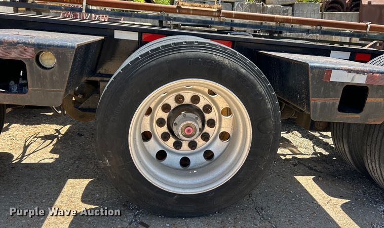 image for item EK4705 2007 Kalyn Siebert KSHRG-3-55T lowboy equipment trailer