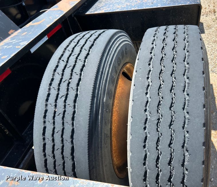 image for item EK4705 2007 Kalyn Siebert KSHRG-3-55T lowboy equipment trailer