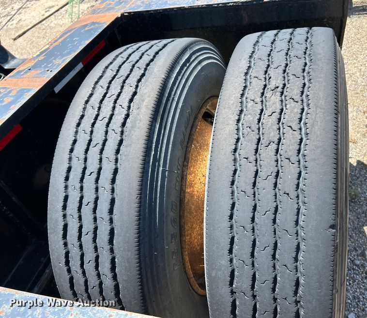 image for item EK4705 2007 Kalyn Siebert KSHRG-3-55T lowboy equipment trailer