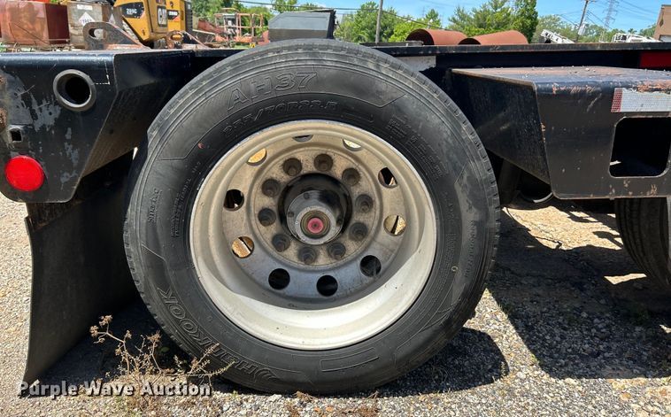 image for item EK4705 2007 Kalyn Siebert KSHRG-3-55T lowboy equipment trailer