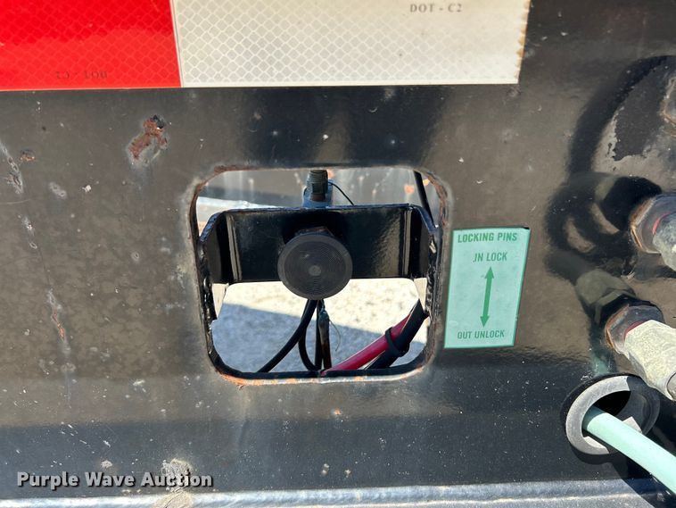 image for item EK4705 2007 Kalyn Siebert KSHRG-3-55T lowboy equipment trailer