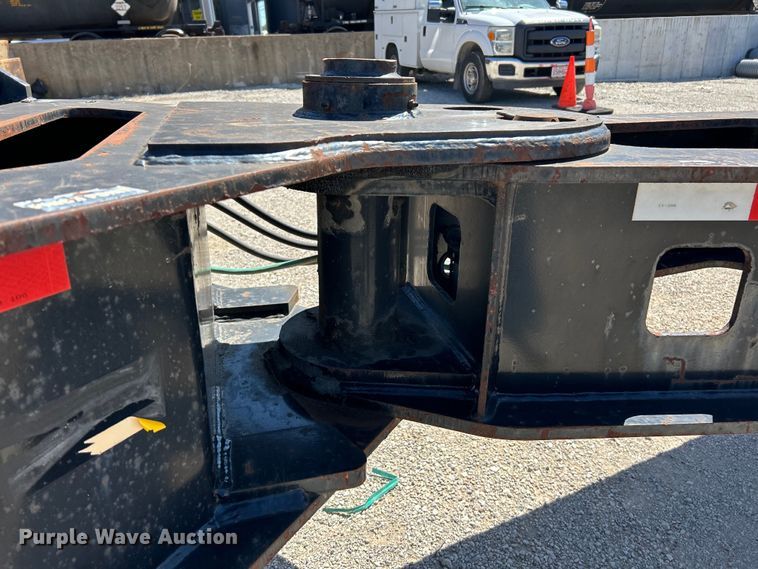 image for item EK4705 2007 Kalyn Siebert KSHRG-3-55T lowboy equipment trailer