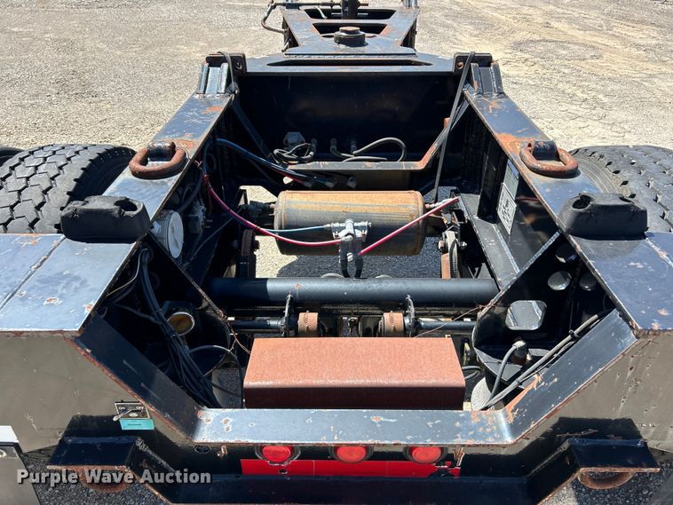 image for item EK4705 2007 Kalyn Siebert KSHRG-3-55T lowboy equipment trailer