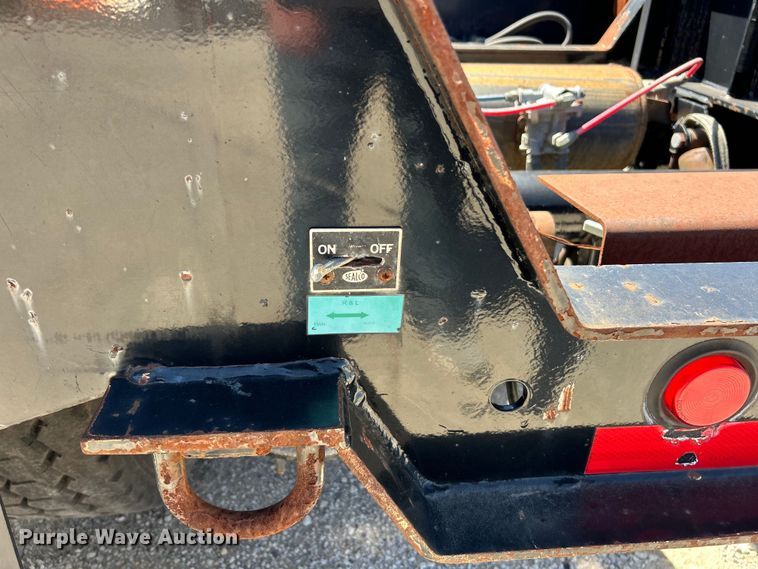 image for item EK4705 2007 Kalyn Siebert KSHRG-3-55T lowboy equipment trailer