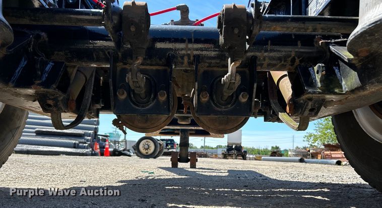 image for item EK4705 2007 Kalyn Siebert KSHRG-3-55T lowboy equipment trailer