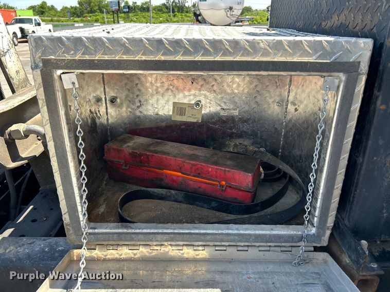 image for item EK4713 1997 International  9400 semi truck