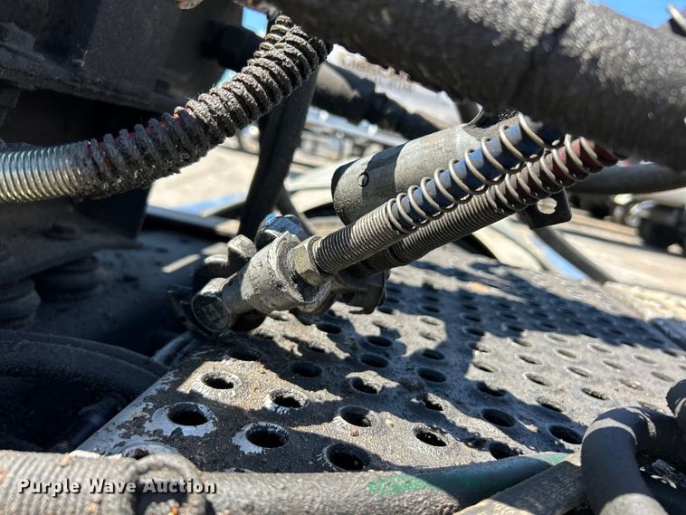 image for item EK4713 1997 International  9400 semi truck