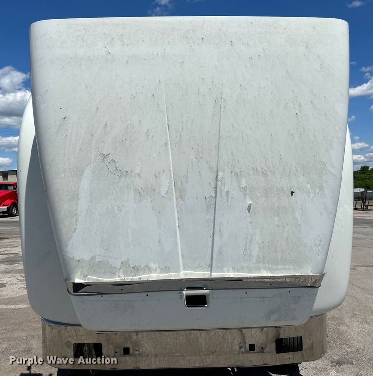 image for item EK4713 1997 International  9400 semi truck