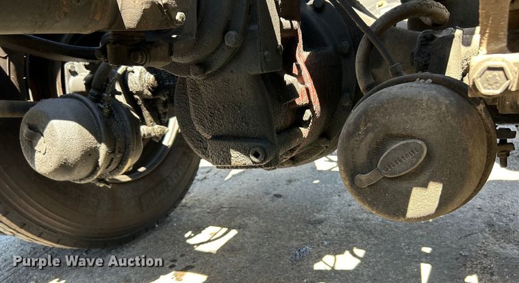 image for item EK4713 1997 International  9400 semi truck