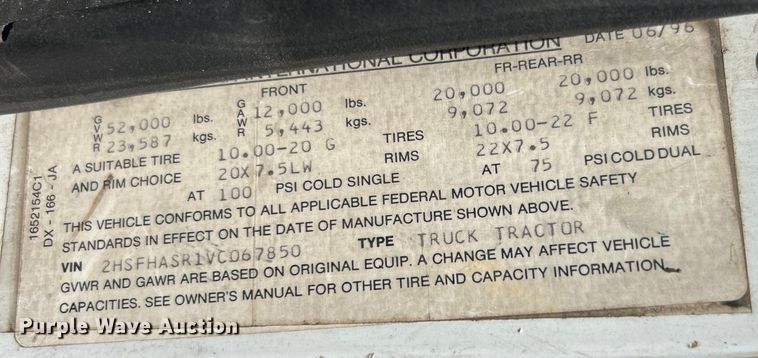 image for item EK4713 1997 International  9400 semi truck
