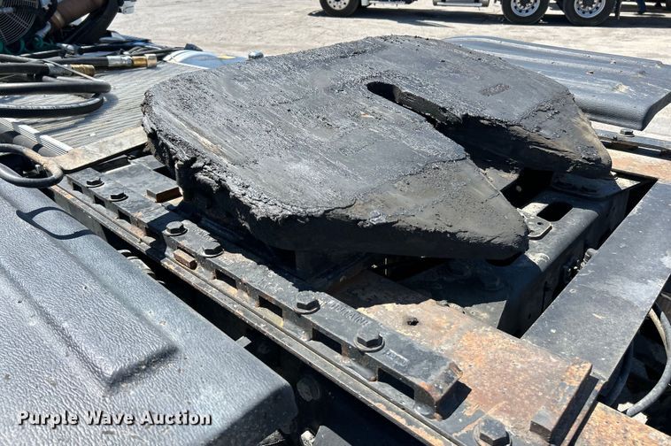 image for item EK4714 2012 Frieghtliner  Cascadia semi truck