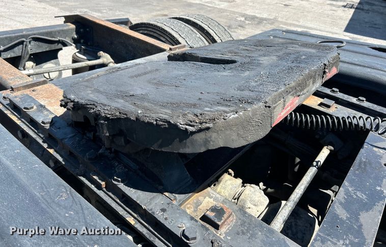 image for item EK4714 2012 Frieghtliner  Cascadia semi truck