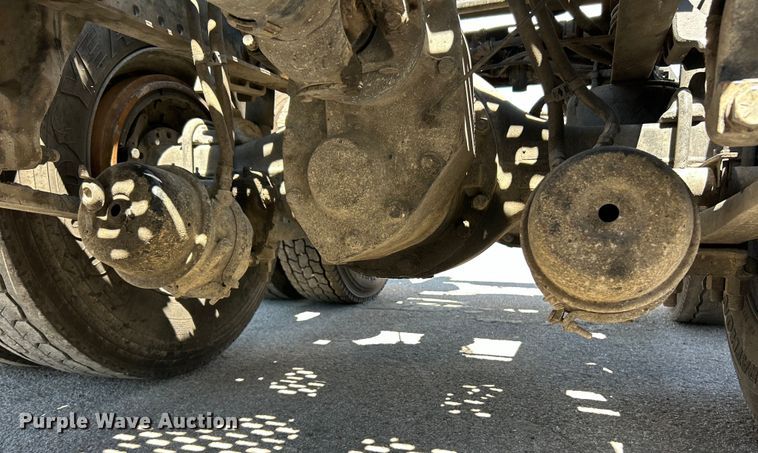 image for item EK4714 2012 Frieghtliner  Cascadia semi truck