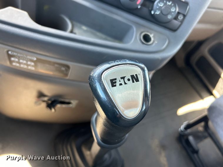 image for item EK4714 2012 Frieghtliner  Cascadia semi truck