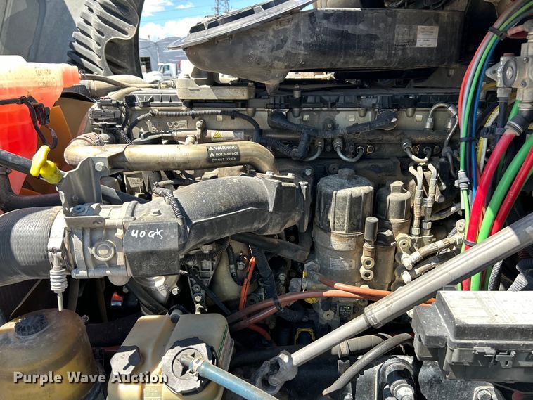 image for item EK4714 2012 Frieghtliner  Cascadia semi truck