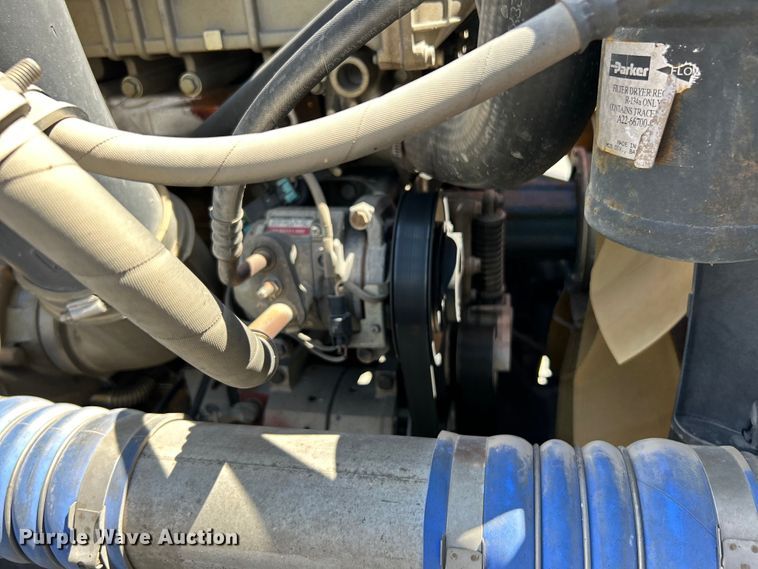 image for item EK4714 2012 Frieghtliner  Cascadia semi truck