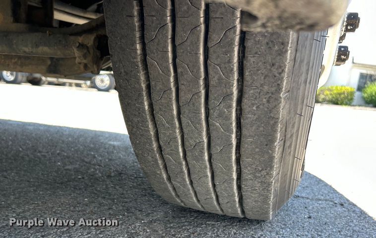 image for item EK4714 2012 Frieghtliner  Cascadia semi truck