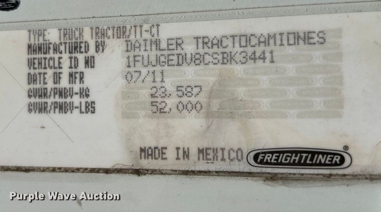 image for item EK4714 2012 Frieghtliner  Cascadia semi truck