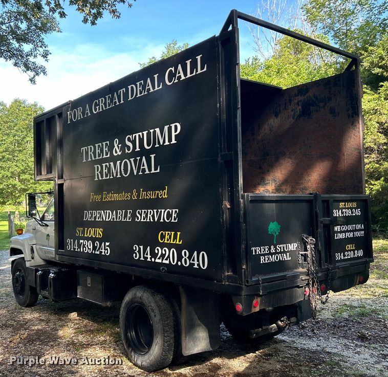 image for item EK4719 1992 GMC TopKick chipper truck