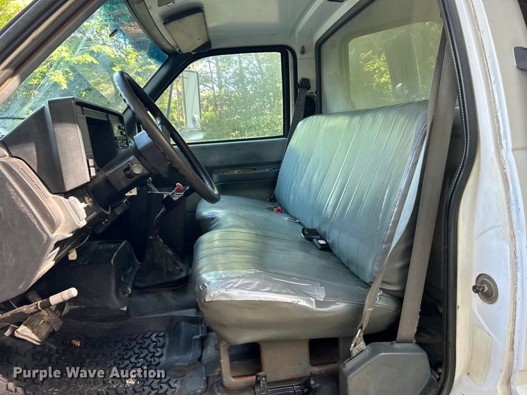 image for item EK4719 1992 GMC TopKick chipper truck