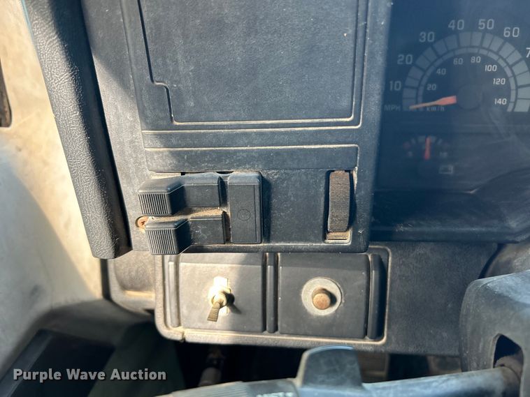 image for item EK4719 1992 GMC TopKick chipper truck