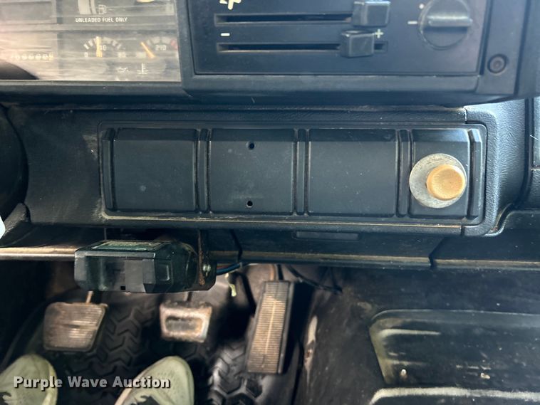 image for item EK4719 1992 GMC TopKick chipper truck