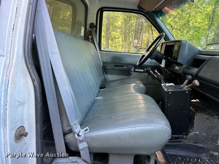 image for item EK4719 1992 GMC TopKick chipper truck