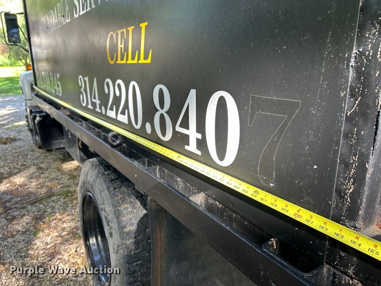 image for item EK4719 1992 GMC TopKick chipper truck