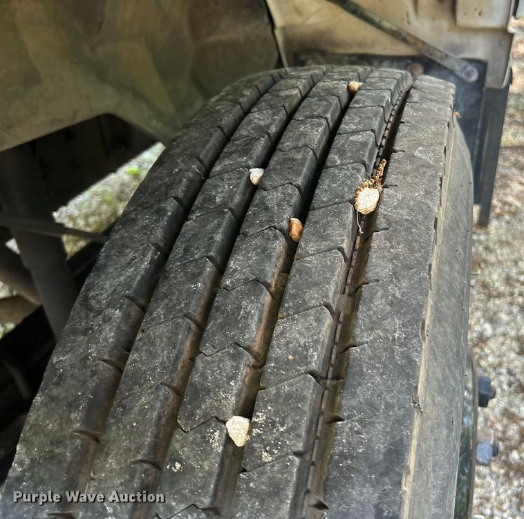 image for item EK4719 1992 GMC TopKick chipper truck