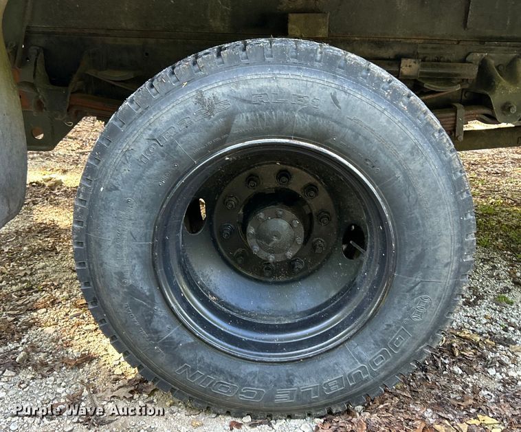 image for item EK4719 1992 GMC TopKick chipper truck