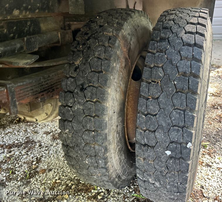 image for item EK4719 1992 GMC TopKick chipper truck