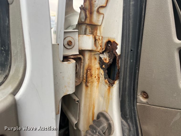 image for item EK8529 2001 Sterling A9500 truck cab and chassis