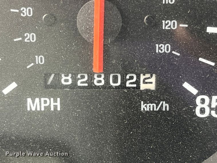 image for item EK8529 2001 Sterling A9500 truck cab and chassis